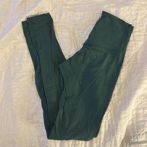 LULULEMON High-Rise Align legging. Size: 2